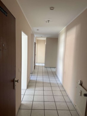 Flur - Moderne 3-Zimmer-Wohnung mit Balkon