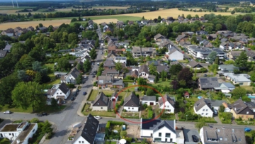 Bild - Jetzt renovieren: Charmantes Einfamilienhaus mit traumhaftem Grundstück in Bestlage von Vluyn