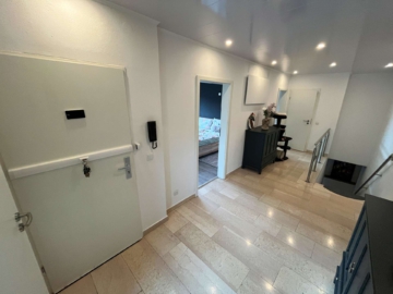10 - Große, modernisierte Erdgeschosswohnung mit privatem Garten in idyllischer, grüner Wohnlage
