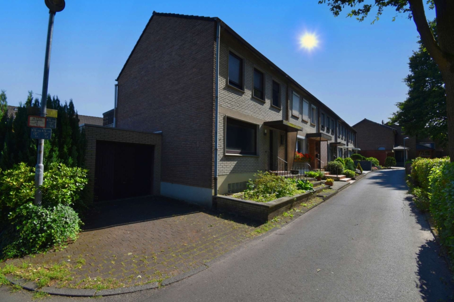 Endlich Zuhause: Gepflegtes Reihenendhaus in traumhaft grüner Süd-Lage, 47906 Kempen, Reihenendhaus