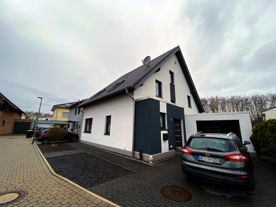 1 - Neuwertiges und modernes Einfamilienhaus in beliebtem Neubaugebiet „Niederberg“ in Neukirchen-Vluyn