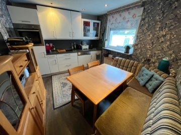6 - Vielseitiges Reihenendhaus mit Einliegerwohnung und Dachgeschossapartment