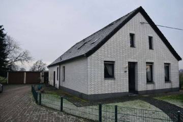 3 - Charmantes 2-Familienhaus mit viel Potenzial & riesigem Grundstück in idyllischer Lage von Rheinberg