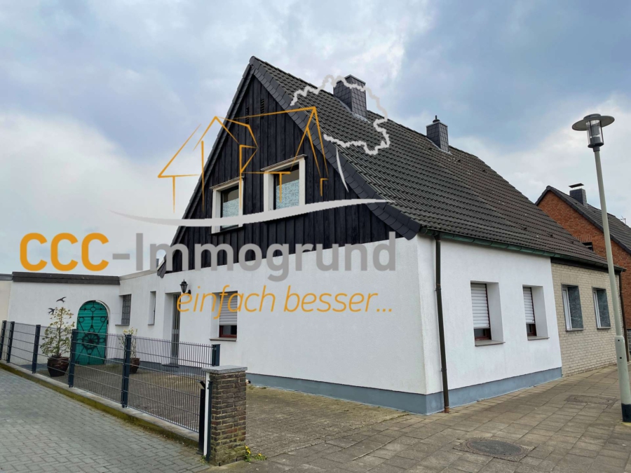 Titelbild - Charmante Doppelhaushälfte mit viel Potenzial in ruhiger Lage von MG-Lürrip