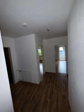 Flur - Gepflegte EG-Wohnung mit Balkon