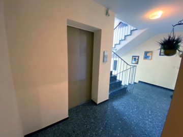 4.1-min - Zeitlose 3,5-Zimmer-Wohnung mit viel Platz am Zentrum von Neukirchen
