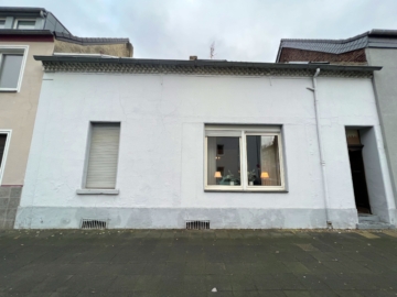 1 - Handwerker-Traum mit vielen Ausbau- und Gestaltungsmöglichkeiten auf fast 800m2 großem Grundstück in Dyk-Nähe