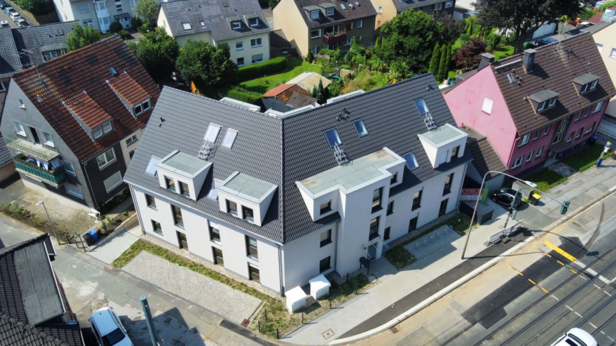01 Drohne (1) - Urbanes Leben verbunden mit Natur: Luxuriöse Penthousewohnung in Essen am Schlosspark