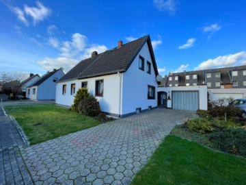 1 - Doppelhaushälfte mit Einliegerwohnung und viel Potenzial – unmittelbar am Zentrum Kamp-Lintforts