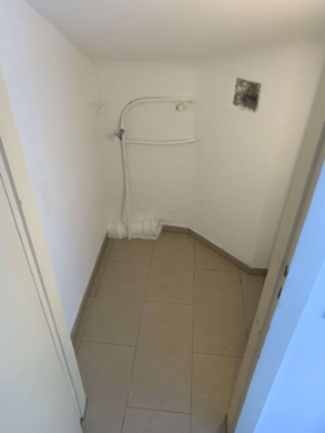 Flur - Renovierte 2-Zimmer Wohnung in Krefeld-Stadtmitte