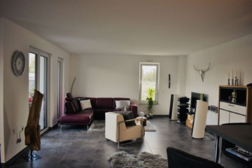 Ihr großzügiger Wohnbereich - Neuwertige und moderne Maisonette-Wohnung im EG+Souterrain in beliebter Lage von Neukirchen-Vluyn