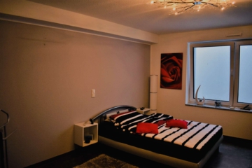 Das Elternschlafzimmer - Neuwertige und moderne Maisonette-Wohnung im EG+Souterrain in beliebter Lage von Neukirchen-Vluyn
