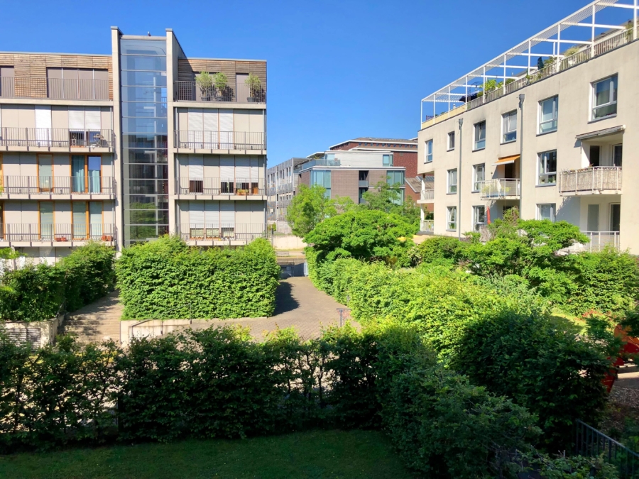 1 - Wohnen auf höchstem Niveau: Luxuriöse und barrierefreie Eigentumswohnung in absoluter Toplage des Duisburger Innenhafens