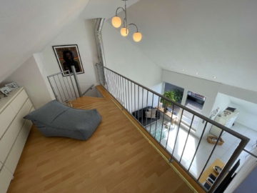 21 - Moderne Eigentumswohnung mit stilvoller Galerie in idyllischer Wohnsiedlung