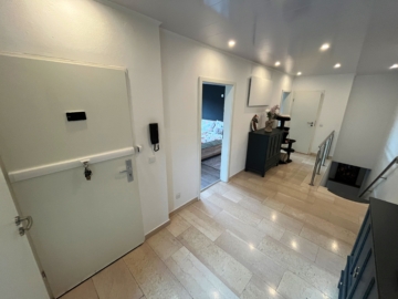 10 - Große, modernisierte Erdgeschosswohnung mit privatem Garten in idyllischer, grüner Wohnlage