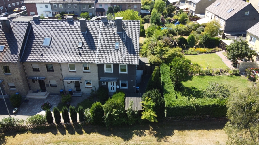 1-min - Charmantes Reihenendhaus mit großem Grundstück in beliebter West-Lage