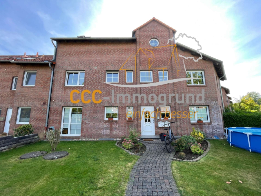 Titelbild - Haus im Haus: Großzügige Maisonette-Wohnung im Zweifamilienhaus in Bestlage von Vluyn
