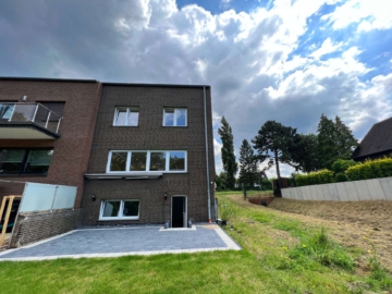 Blick vom Nachbargarten - Exklusives Baugrundstück für großzügiges EFH oder Mehrgenerationen-Haus direkt am Naturschutzgebiet