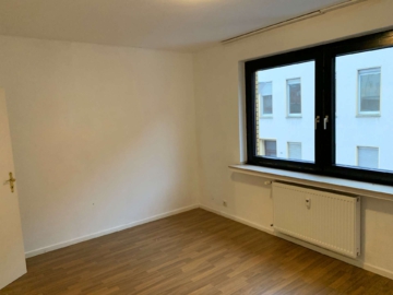 Schlafzimmer - Geräumige 3-Zimmer Wohnung in verkehrsgünstiger Lage