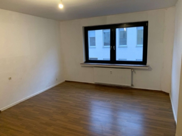 Wohnzimmer - Geräumige 3-Zimmer Wohnung in verkehrsgünstiger Lage