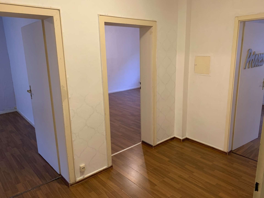 Flur - Geräumige 3-Zimmer Wohnung in verkehrsgünstiger Lage