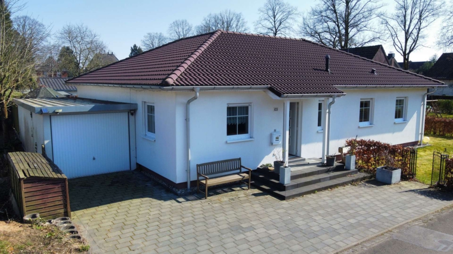 1 - Endlich den Traum leben: Neuwertiger, barrierearmer Bungalow in nachhaltiger Bauweise & ruhiger Lage