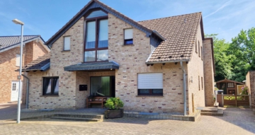 2 - Großzügiges Zwei- bis Dreifamilienhaus in hochwertiger Bauweise und in ruhiger Spielstraße