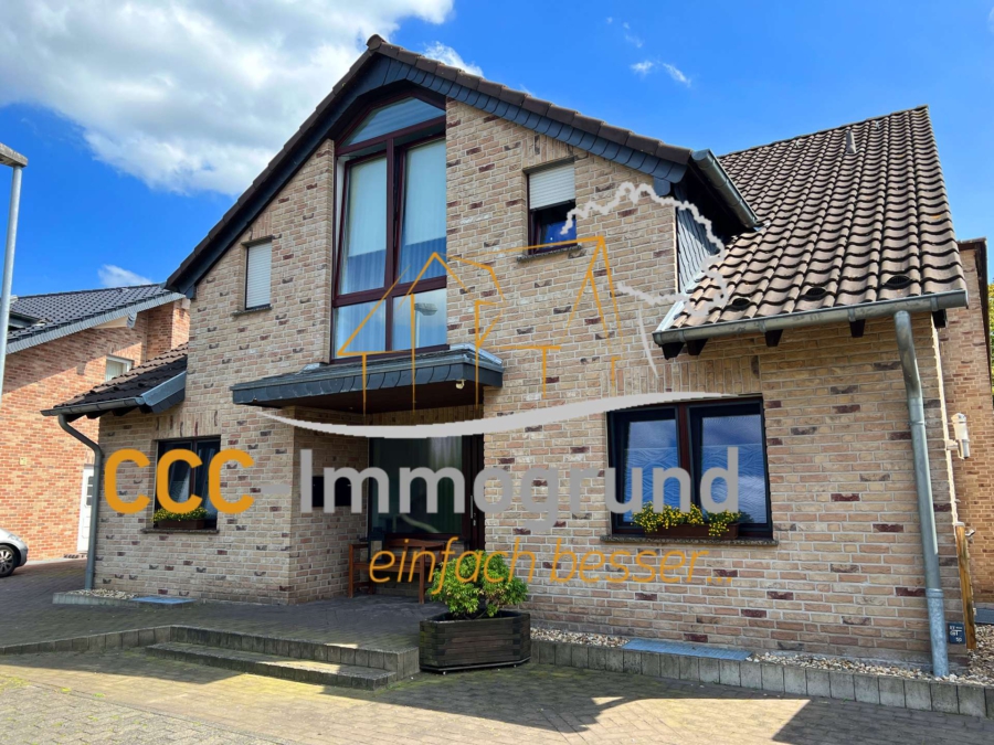 Titelbild - Großzügiges Zwei- bis Dreifamilienhaus in hochwertiger Bauweise und in ruhiger Spielstraße