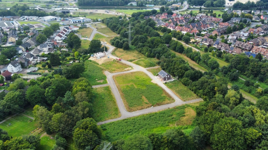 Drohnenaufnahme (4) - Grundstück Wartburg 3 für Ihr Mehrgenerationen-Haus direkt im Neubaugebiet am Emscherufer