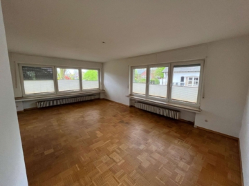 2 - Freistehendes Einfamilienhaus mit großem Grundstück und traumhaftem Ausblick in absoluter Bestlage
